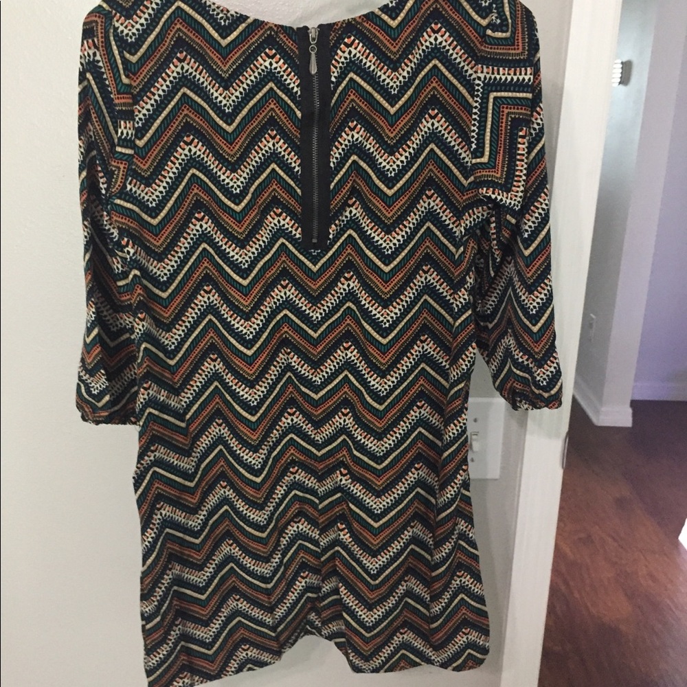 Pattern dress - Picture 2 of 2